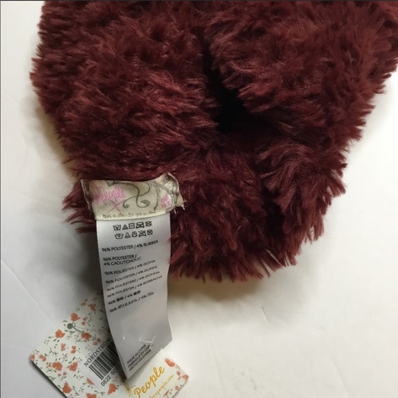 NWT Free People Head in the Clouds Berry Beanie - Picture 4 of 5